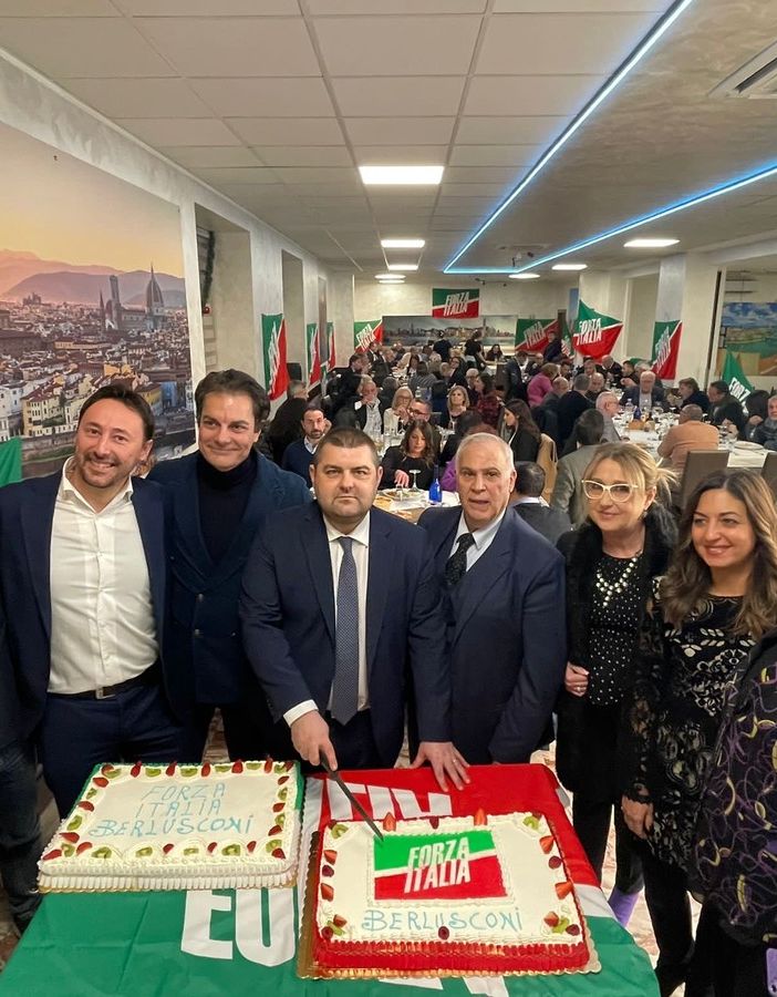 Forza Italia si ritrova a cena per il tradizionale scambio degli auguri. Aspettando il congresso provinciale e gli appuntamenti elettorali