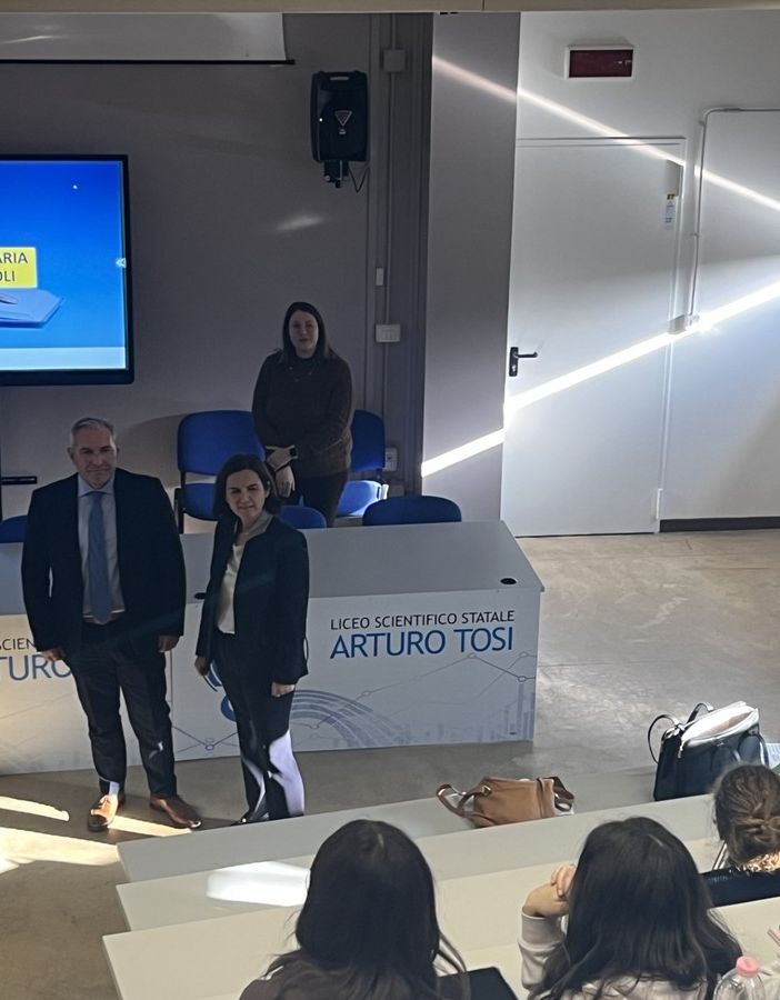 Alfabetizzazione finanziaria: con gli studenti del Liceo Tosi di Busto si apre il progetto della Liuc