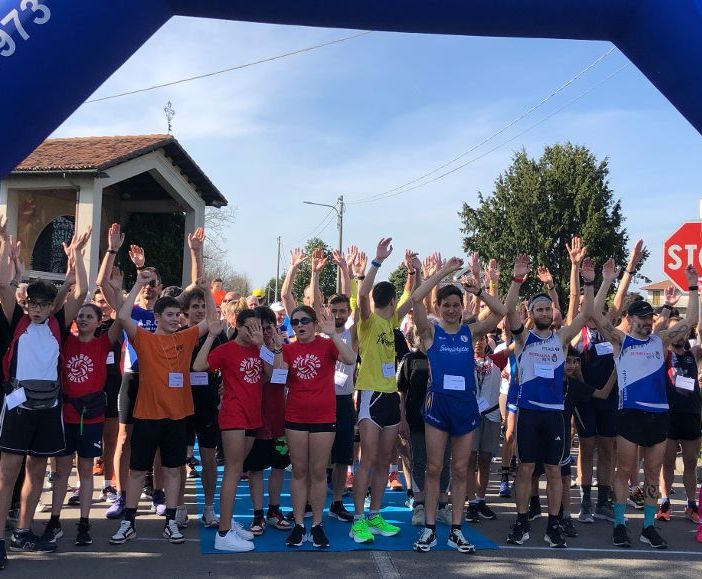 VIDEO E FOTO - 207 runner e 79 bimbi ai blocchi di partenza alla Straveroncora