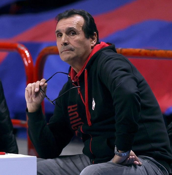 VIDEOINTERVISTA. Francesco Casale, vita da team manager: «Mi diverto con i giocatori, sono come un papà per loro. Sogno i Knights in Serie A»