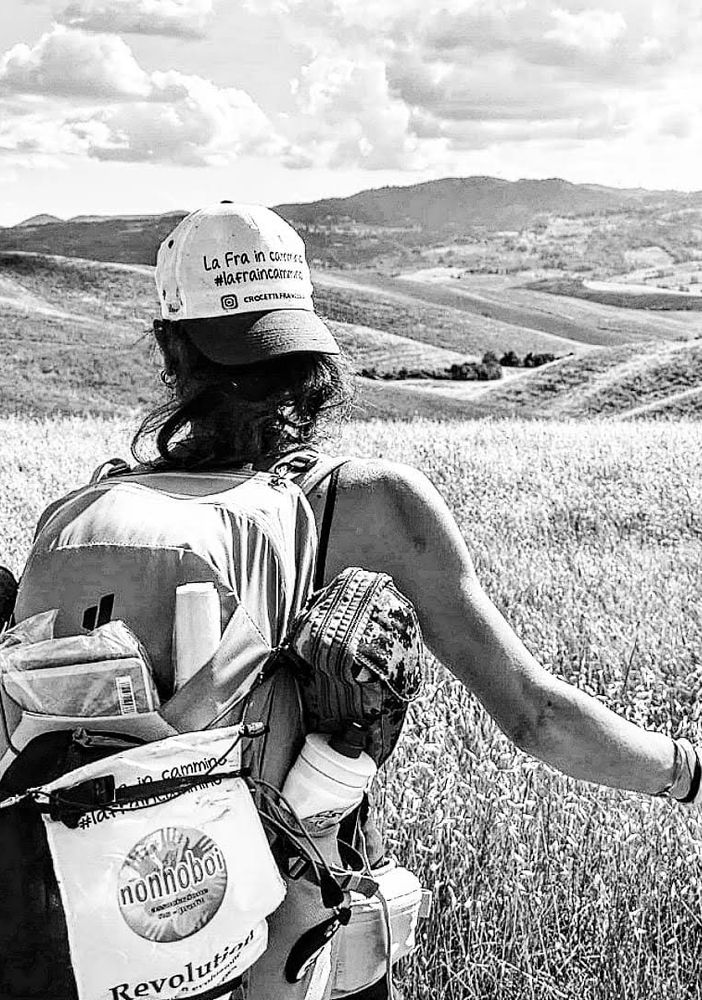 FOTO. Un infortunio alla gamba ne interrompe il viaggio, ma Francesca Crocetti fa centro con la beneficenza