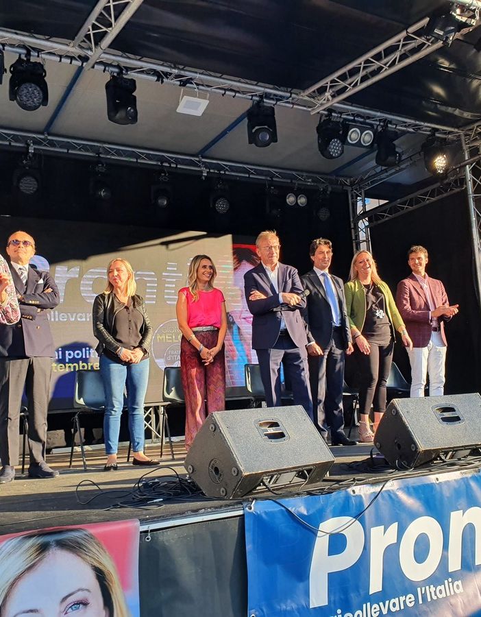 Un evento elettorale di Fratelli d'Italia a Varese
