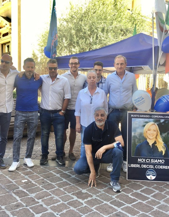 Una domenica colorata di politica a Busto