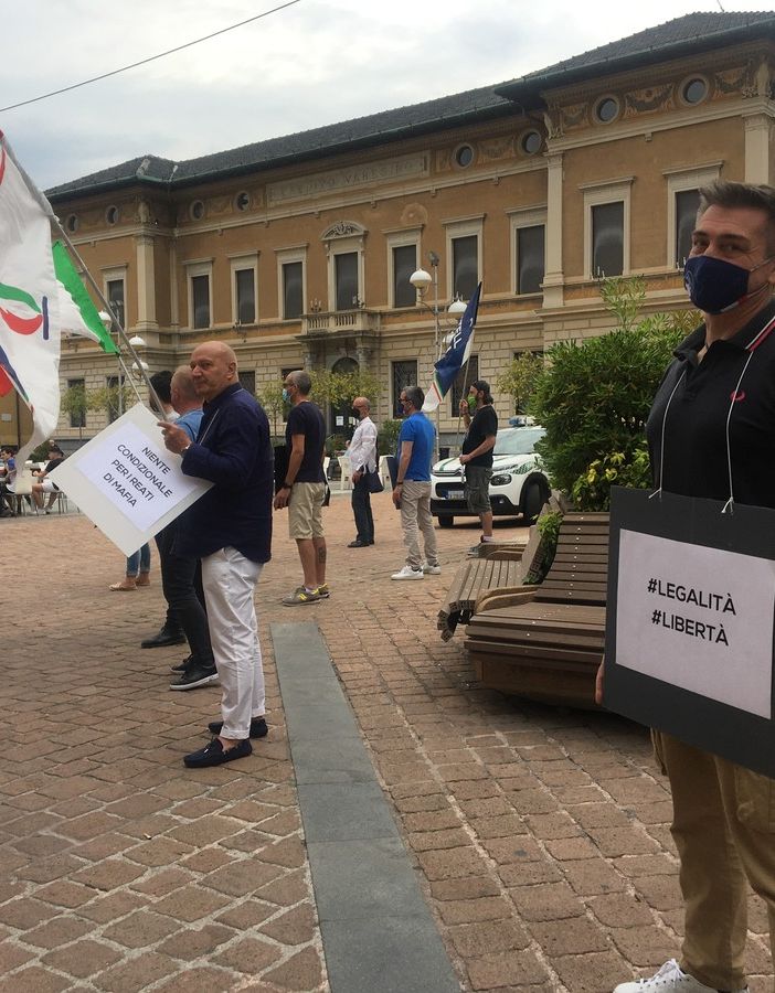 Sit-in di Fratelli d'Italia: «No a tutte le mafie»