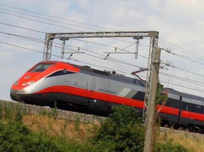 Stop treni a Pavia per fuga di gas, ritardi e cancellazioni