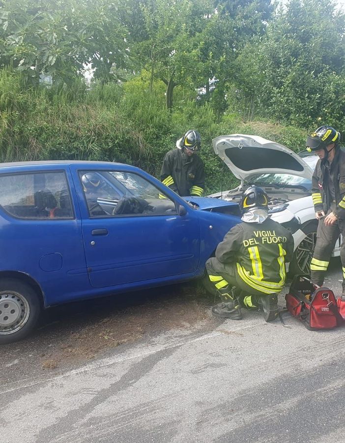Frontale a Gemonio, feriti i due conducenti