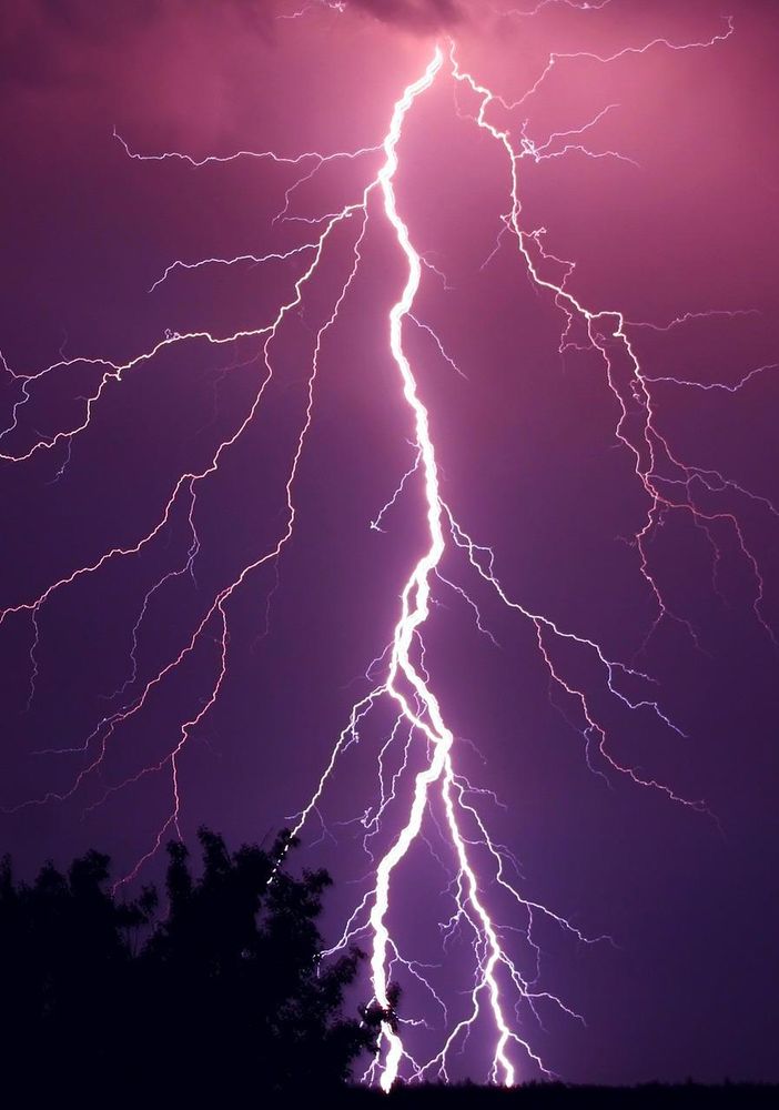 Il fulmine e il miracolo: torna la festa. E la speranza di una normalità ritrovata