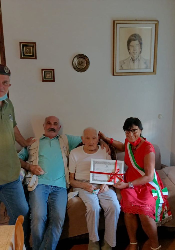 Il sindaco Galli e i simpatizzanti hanno reso omaggio a Cassinotti