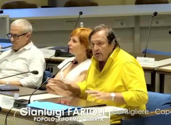 Social card e reddito di cittadinanza, Farioli contro il governo: «Superficialità totale»