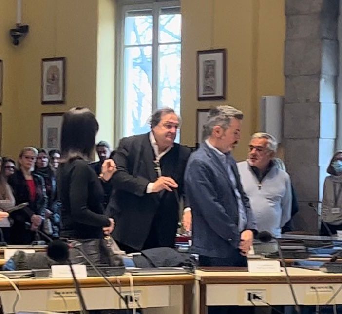 VIDEO «Forza Gigi». Il finale toccante degli auguri in comune a Busto
