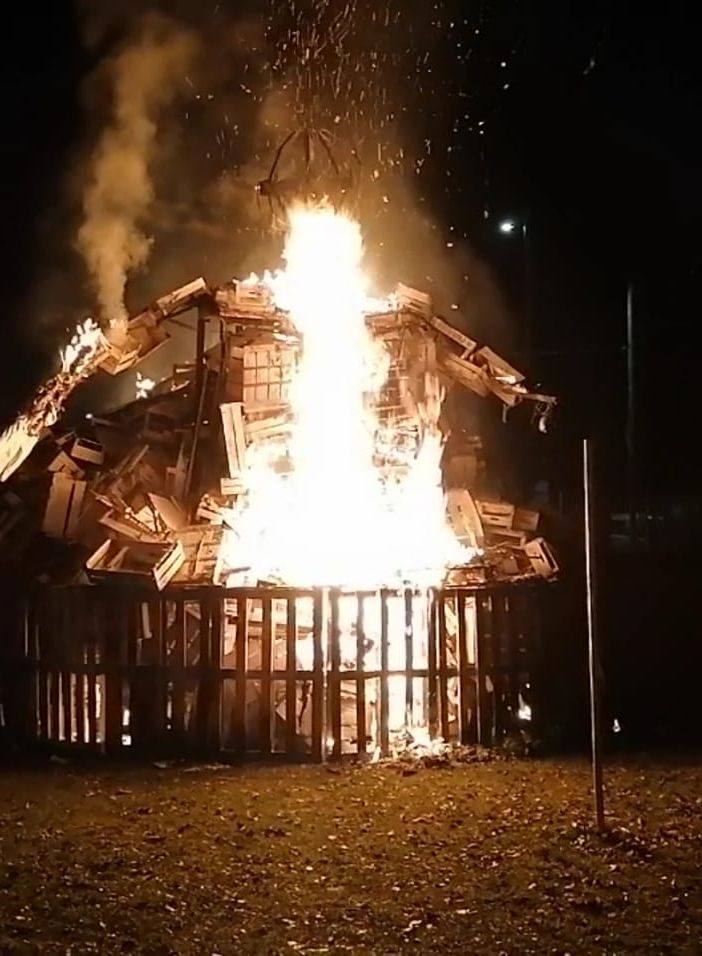 Giöbia ad Arnate: oltre 1.300 partecipanti e 120 kg di riso per scacciare l'inverno