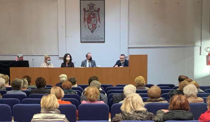 Gli auguri della giunta di Busto all'università popolare