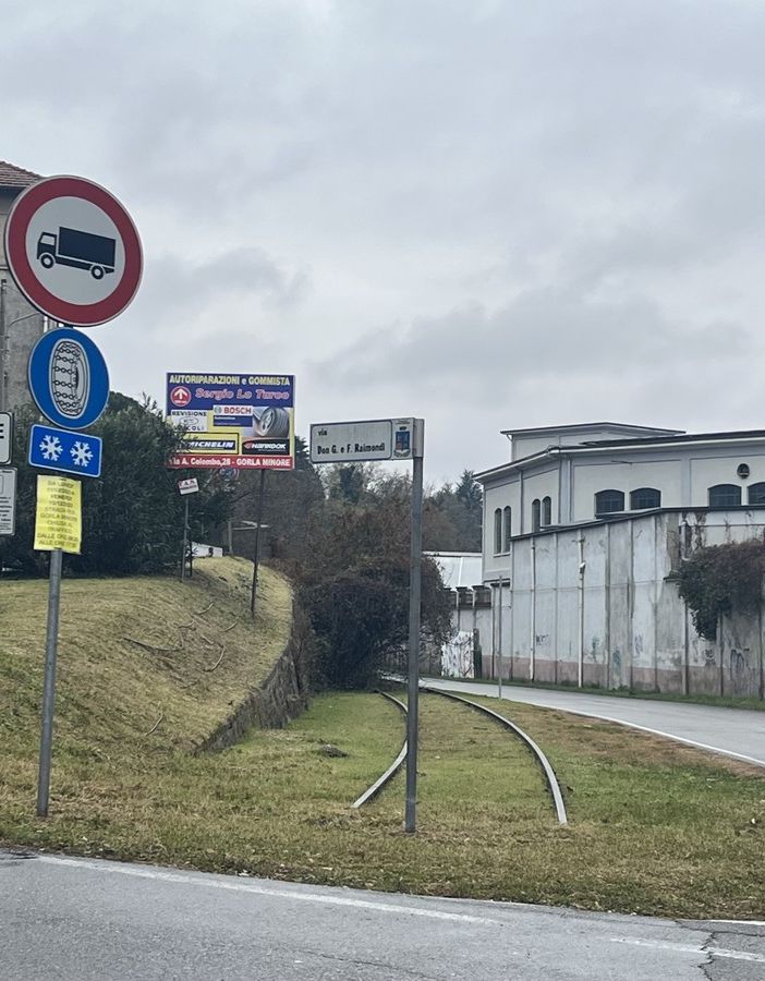 Lavori a Gorla Minore, chiusa la strada della Valle