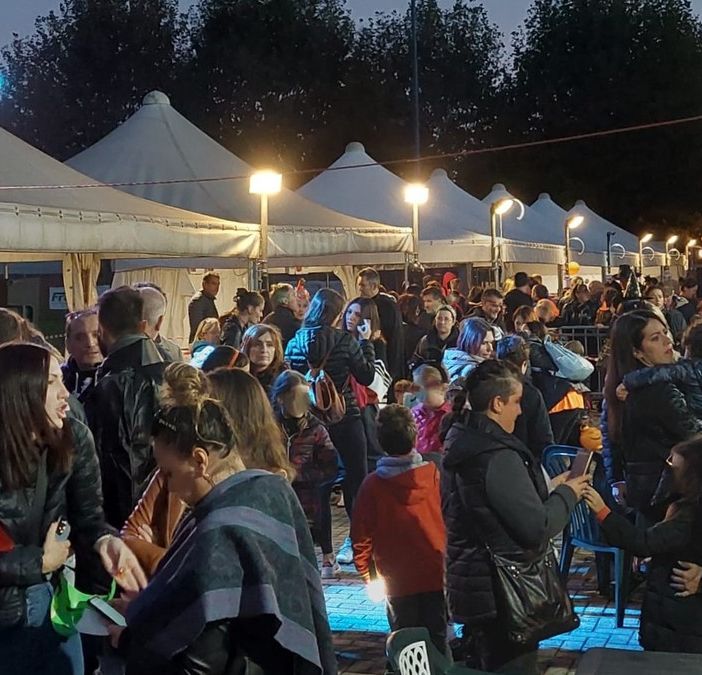 FOTO. Grande successo a Olgiate per la “caccia alle zucche” di Hallobeer
