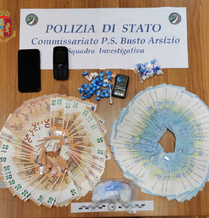 La polizia di Busto arresta un &quot;ambulante&quot; della coca: aveva clienti tra Alto Milanese e Basso Varesotto