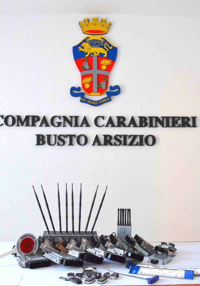 Olgiate, i carabinieri scoprono un'officina clandestina per smontare le auto rubate. Trentenne fagnanese denunciato