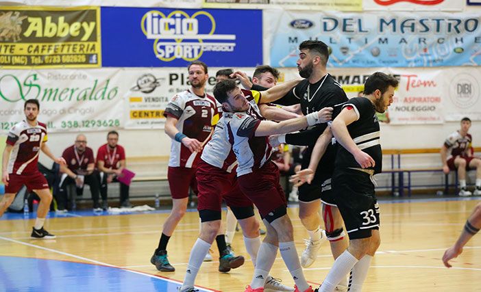 Un'azione della partita (Foto di Doriano Picirchiani)