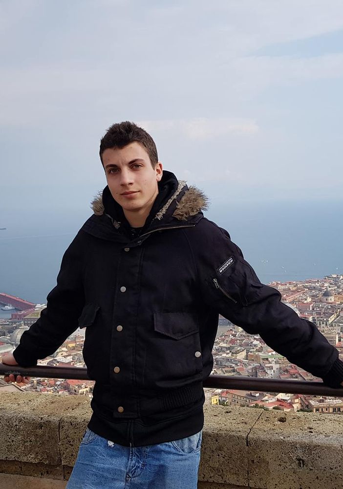 Federico Calzati aveva 21 anni (foto dal profilo Facebook)