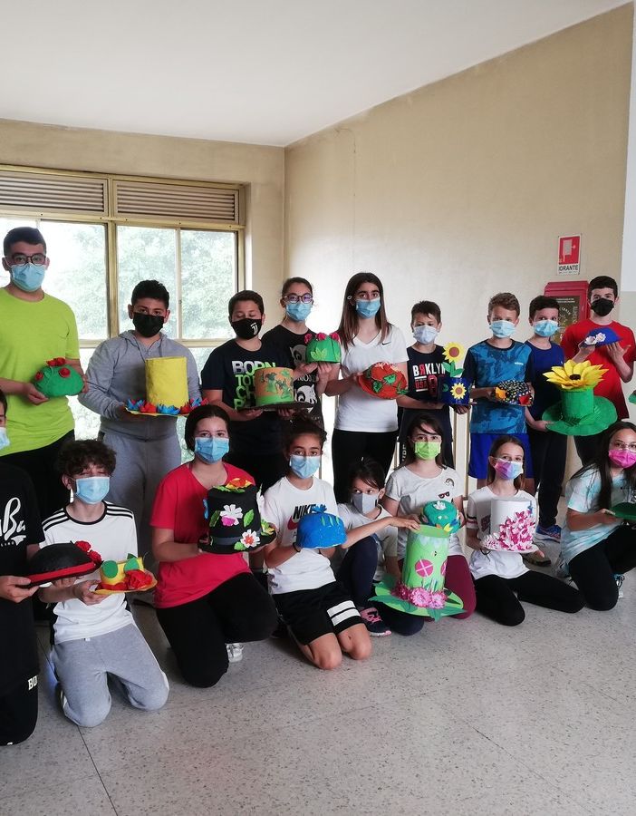 Studenti protagonisti del progetto &quot;Da un fiore... a un cappello&quot;