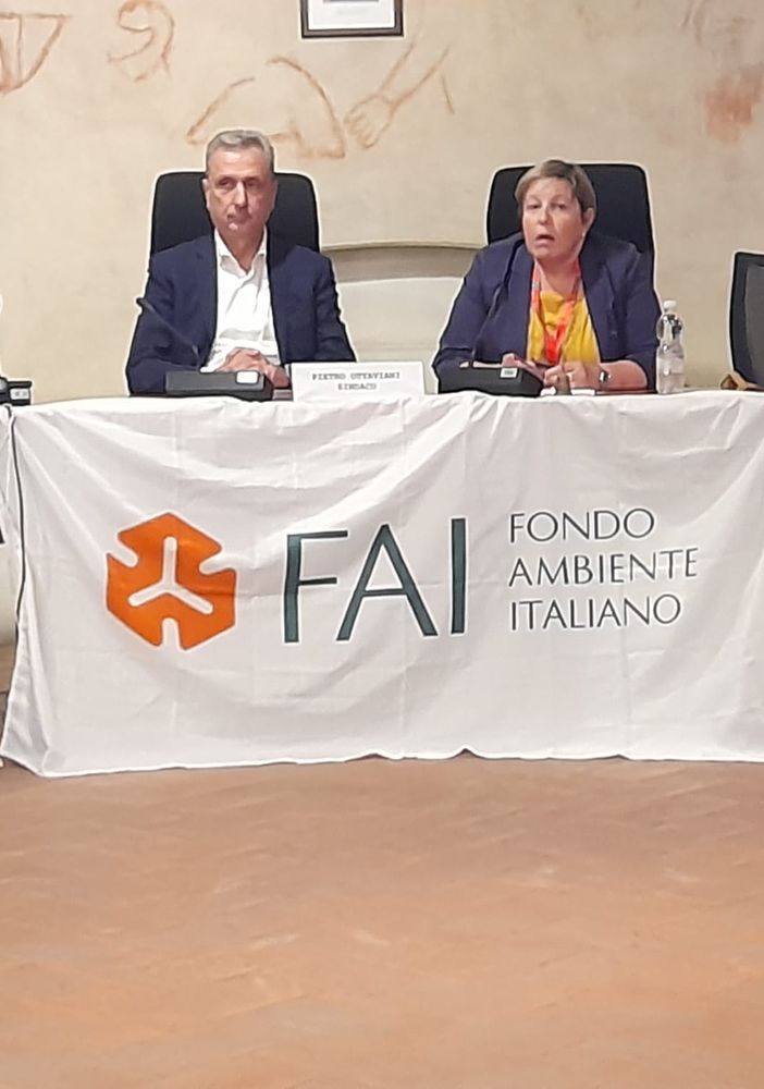 Il sindaco Ottaviani e la capo delegazione Fai del Seprio, Antonella Franchi