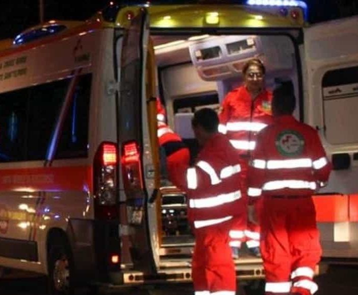 Incidente nella notte a Casorate Sempione: tre persone soccorse, paura per una bimba di 8 anni