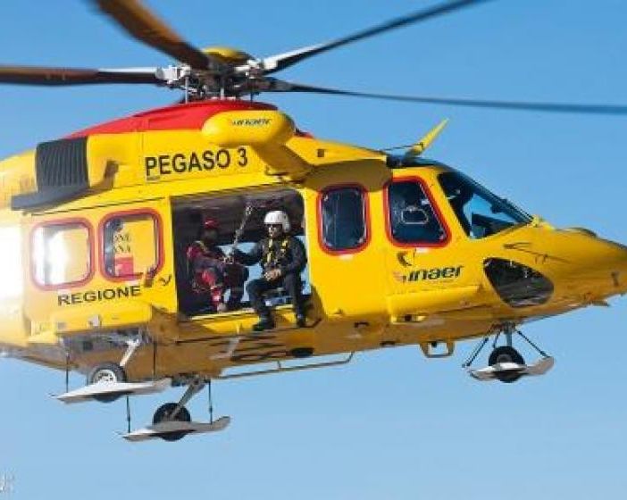 Cade dalla moto, grave ragazzo di 19 anni