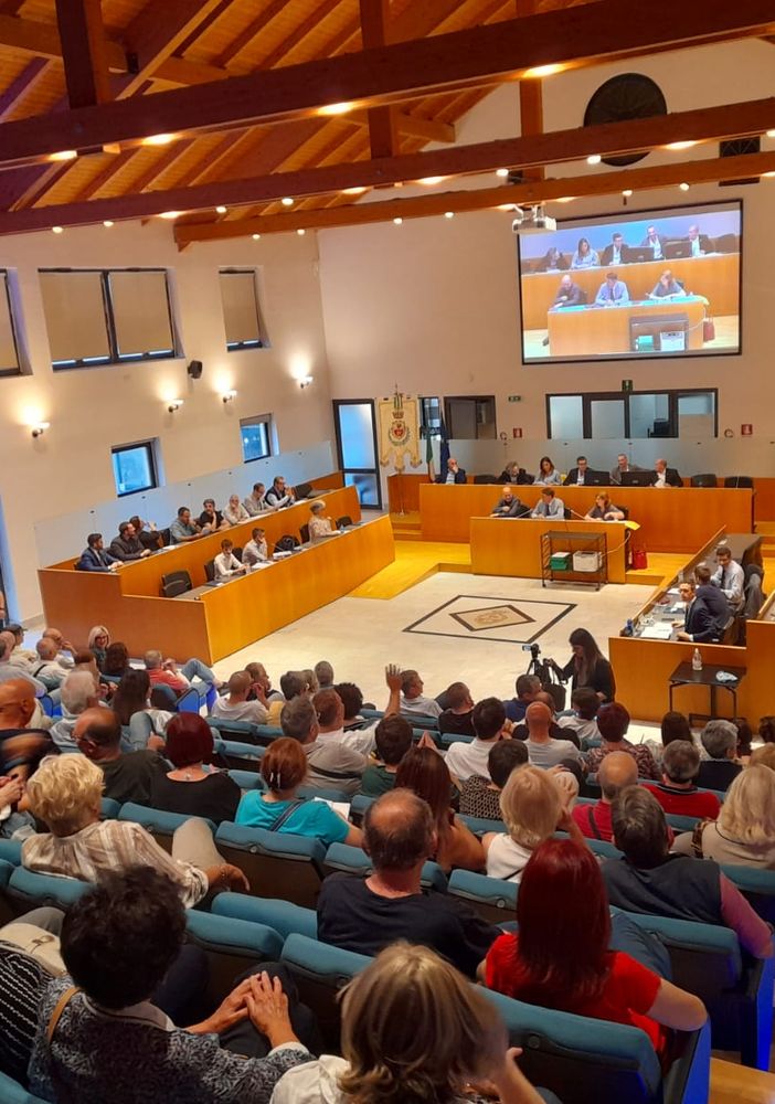 Salute e territorio, fiamme in Consiglio comunale, a Gallarate