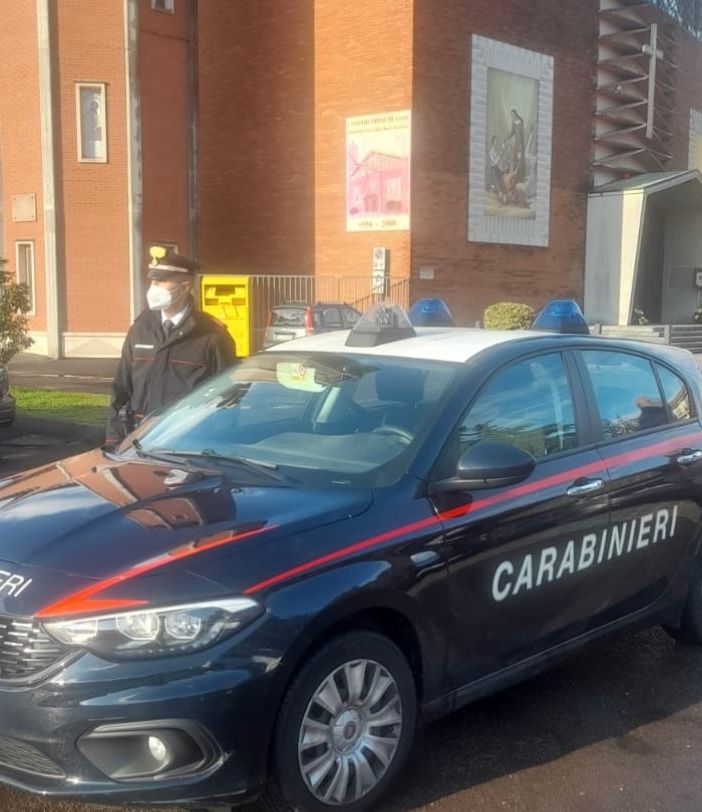 Jerago, anziana gettata a terra e rapinata: due uomini arrestati dai carabinieri
