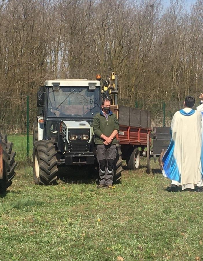 Tanta emozione alla Madonna in Veroncora, per una tradizione ridotta ma non meno intensa