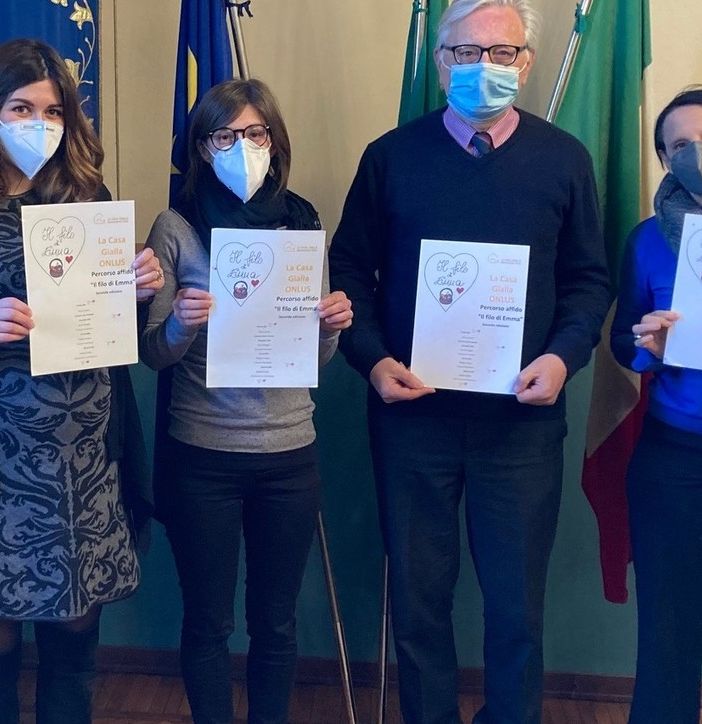 Michela Chiolle, Alessandra Di Modica e Lia Silanos con l'assessore all'Inclusione Sociale, Osvaldo Attolini