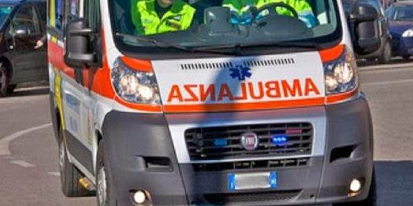 Scontro tra auto in via Adige: quattro persone soccorse a Gallarate