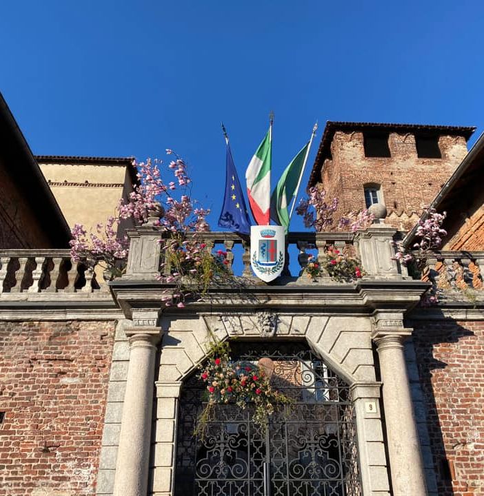 Il Comune di Fagnano Olona accoglie la primavera e i nuovi nati