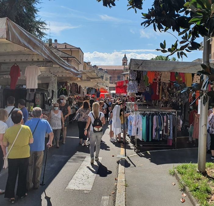 A Cerro Maggiore è in corso la Fiera di San Francesco
