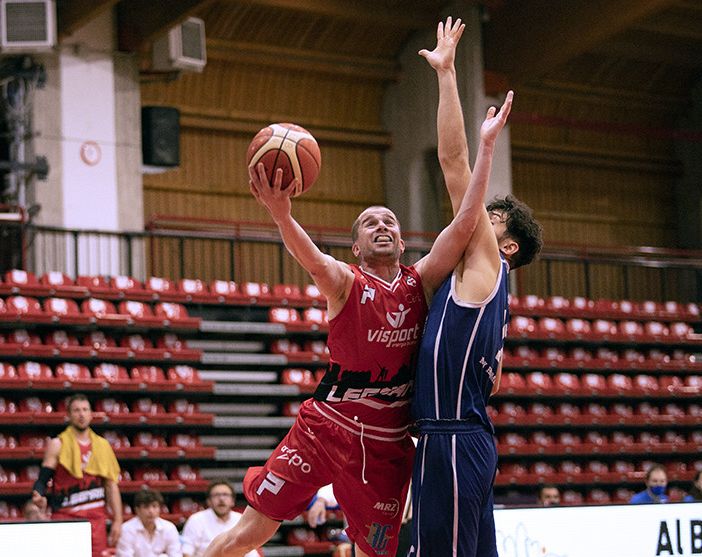Successo dei Knights in gara-1 dei playoff di C Gold