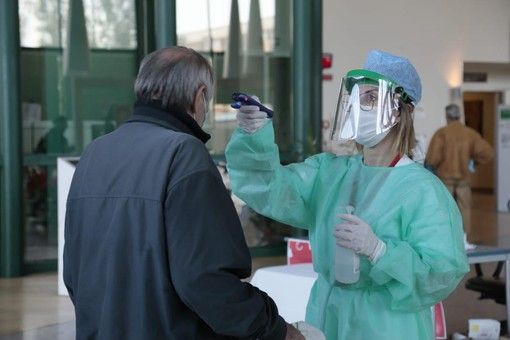 Coronavirus, il punto in provincia: Varese +298, Busto +362, Gallarate +385, Saronno +150