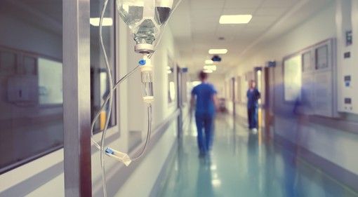 Lombardia: gli ospedali amplieranno i posti letto Covid