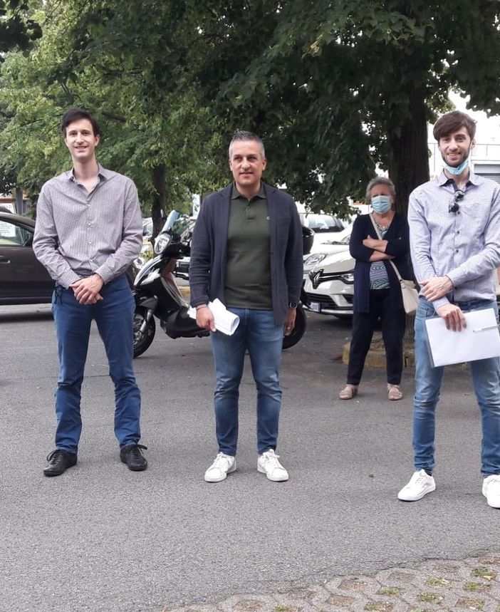 Da sinistra, la referente del nuovo gruppo di &quot;Controllo del vicinato&quot;, Cassandra Guzon, Andrea Pisani, il sindaco, Nicola Poliseno, Edoardo Franchin