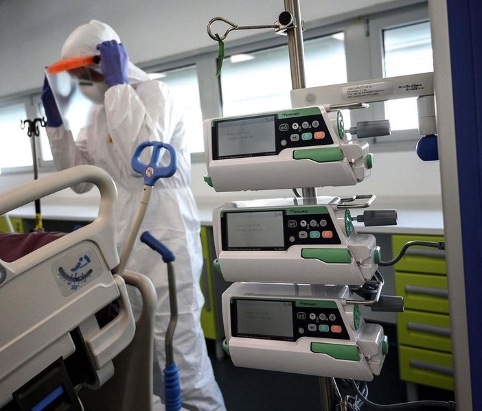 Coronavirus, calano i ricoverati al Circolo di Varese. Entro giugno stop ai reparti Covid negli ospedali di Tradate e Angera