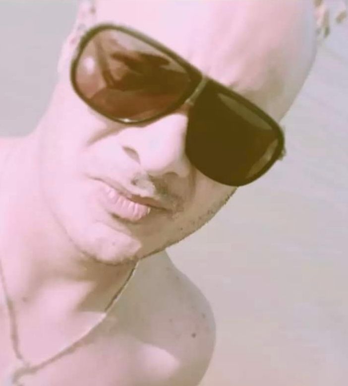 Davide Paitoni, 40 anni, l'uomo arrestato oggi dopo l'omicidio del figlio di 7 anni (foto dal profilo Facebook) Davide Paitoni, 40 anni, l'uomo arrestato oggi dopo l'omicidio del figlio di 7 anni (foto dal profilo Facebook)