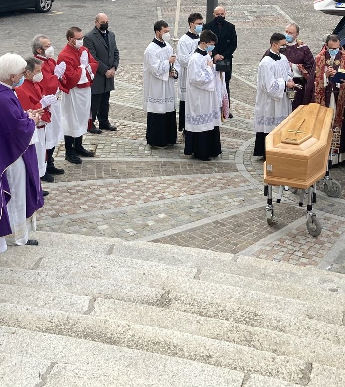 Gorla Maggiore piange don Franco Colombo, parroco del paese per vent'anni