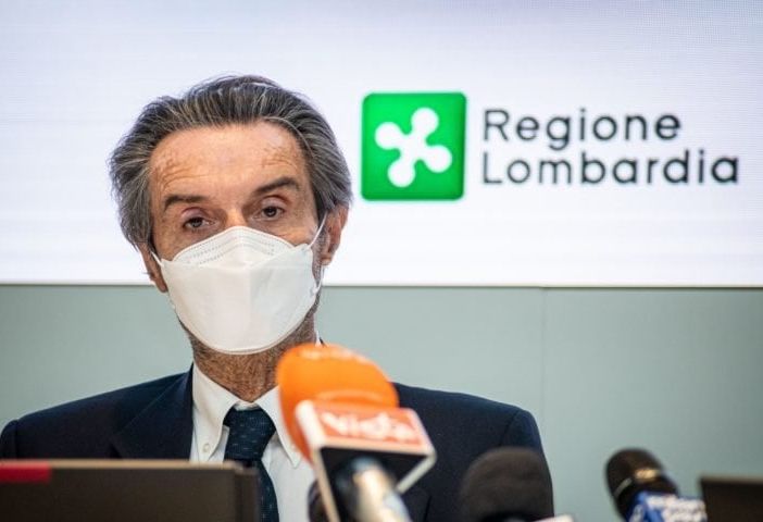 Fontana: «Calano tutti i parametri, la Lombardia resta in zona gialla»