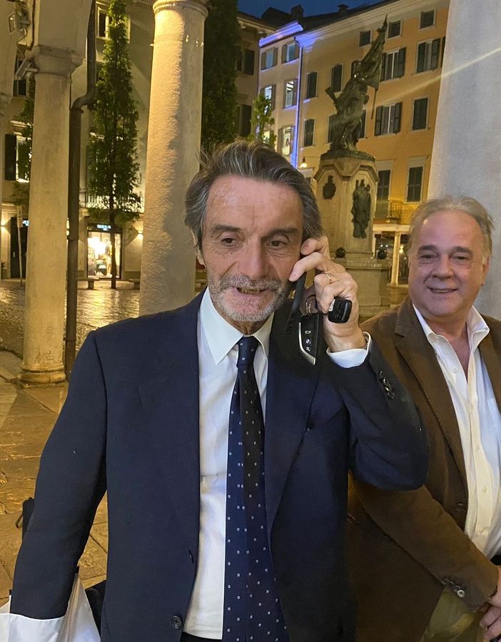 Fontana in Lega a Varese: «Mia ricandidatura? Ve lo dirò quando accadrà. Il centrodestra tornerà a vincere come il Milan»