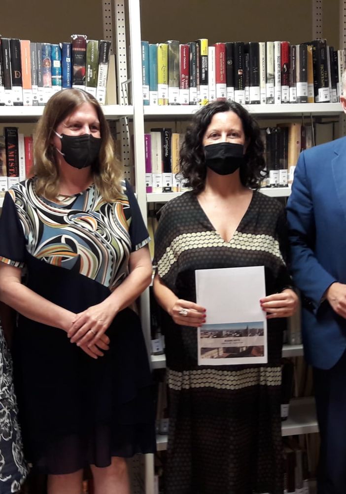 Da sinistra, la professoressa Cattaneo, la direttrice della Biblioteca Giussani, l'assessore Maffioli e l'avvocato Mascetti (Fondazione Cariplo)