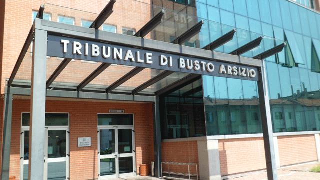 Aggressione in Tribunale a Busto, i parlamentari della Lega: «Inaccettabile, servono i taser»