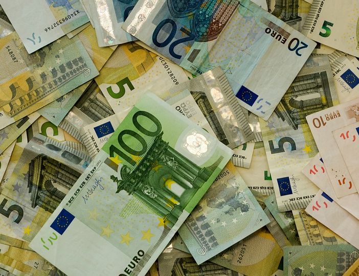 «Truffatori in azione nei nostri negozi: state attenti»