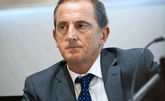 Il caso Attolini infiamma il Consiglio, Antonelli: «Ha fatto una stupidata e lo ha capito». Poi lo scontro col Pd