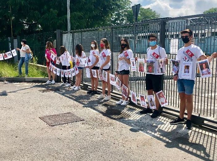 Stop all’attività agonistica della Bustese Nuoto. I genitori: “Chiediamo un confronto”
