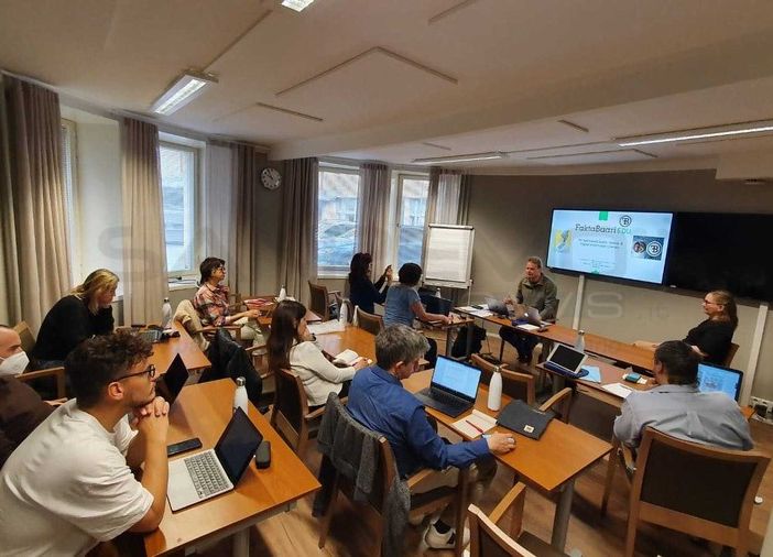 Il nostro gruppo editoriale a lezione di fact-checking in Finlandia: focus con FaktaBaari tra lotta alle fake news e formazione per le future generazioni
