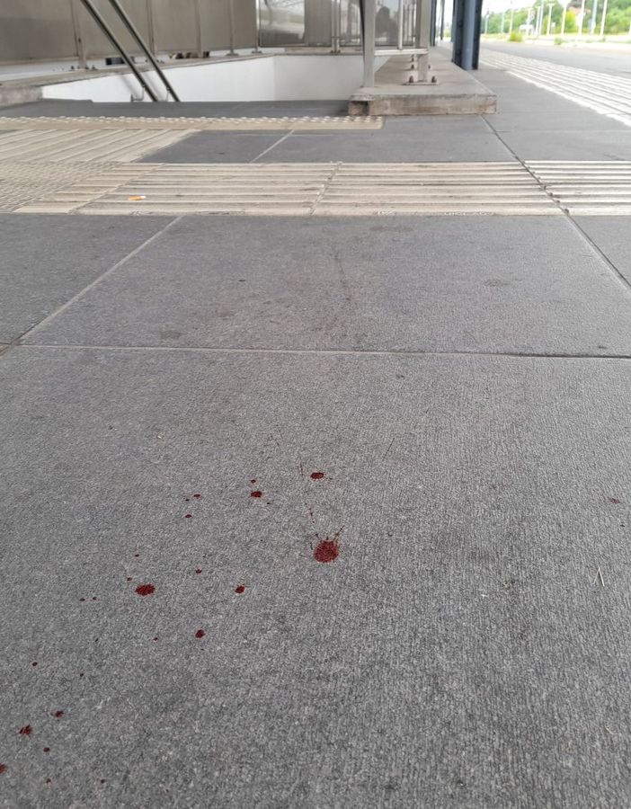 Le macchie di sangue al binario quattro
