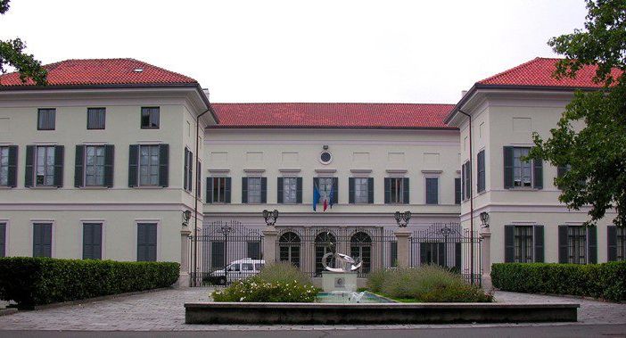 Le puzze tengono ancora banco in Consiglio a Castellanza: «Speriamo sia la volta buona per risolvere il problema»